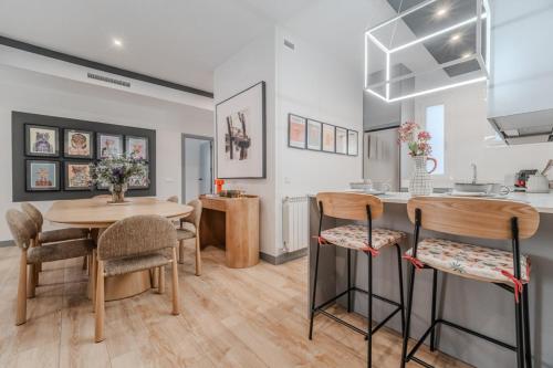 Sophisticated modern - 4Bdrs 3Baths-Salamanca