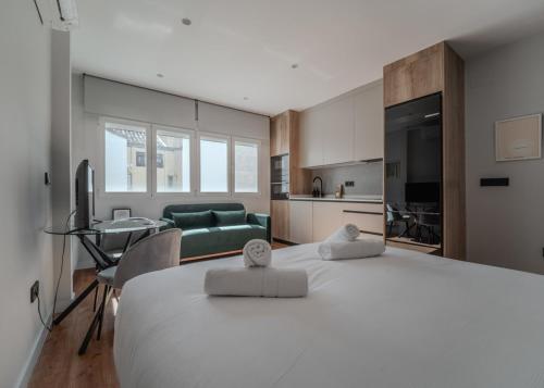 Central Cozy -Studio -Las Letras