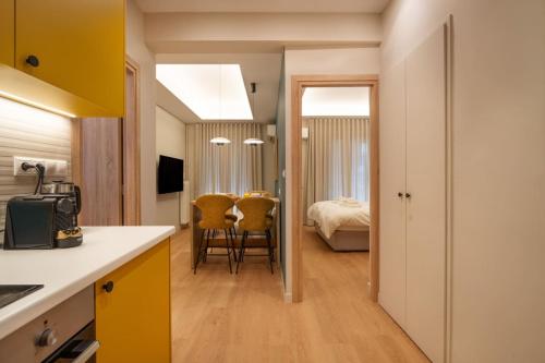 Modern Urban 2BR Petralona Metro Stay