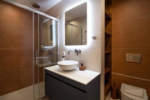 Modern Urban 2BR Petralona Metro Stay