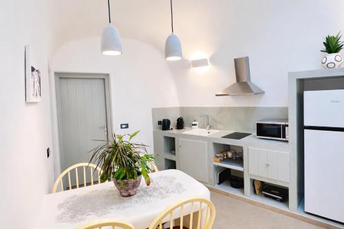 Tiara Suites Fira - Cycladic & Cave