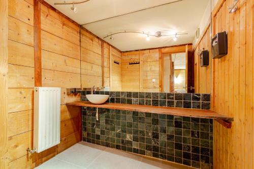 Anémones Chalet, central, 4 bedrooms, sauna and parking
