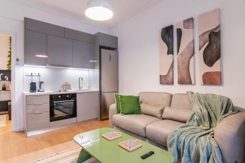 Micha's 2BR Apartment in Koukaki - Central Athens