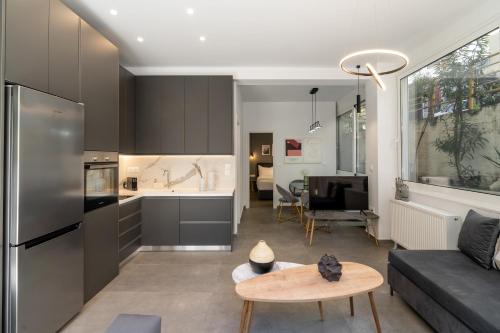 Elegant City Apartment at Alexandras Ave