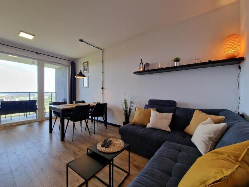17th floor apartment with sea view