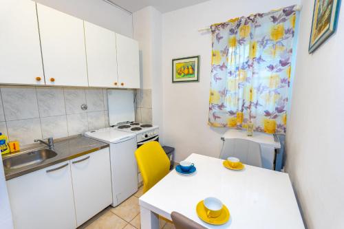 Apartment Split 2
