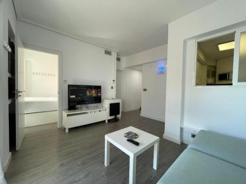 Gabriel Miro, Calpe City Center, Terrace with Beautiful City View, Refurbished Apartment - 1 Min From The Beach