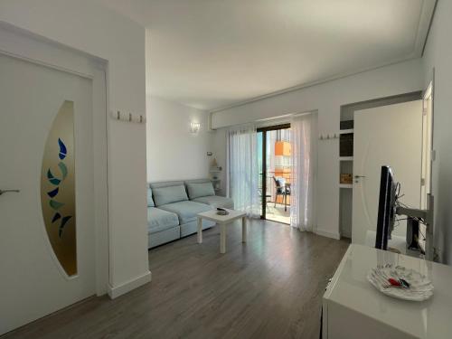 Gabriel Miro, Calpe City Center, Terrace with Beautiful City View, Refurbished Apartment - 1 Min From The Beach