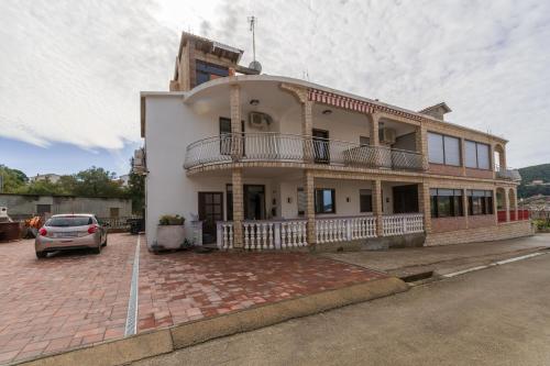 Apartments Maky