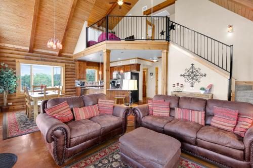 Gallery image of Lighthouse Hill Ranch - Log Home in Johnson City