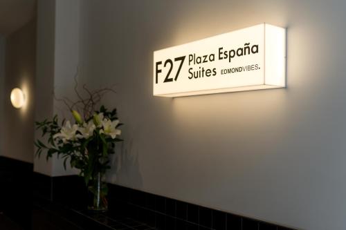 Edmond Vibes Plaza de España Suites photo 48