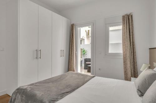 Charming Frontaura Patio by ELE Apartments