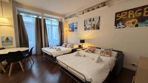 Monceau-Levis, rue Lebouteux - 6 people