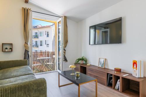 Bright 3 rooms apartment close to Place Massena