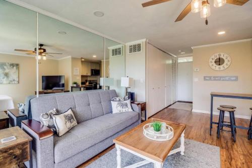 Gallery image of Lakeside Villa - Quite Location, walk to the Country Club in Diamondhead