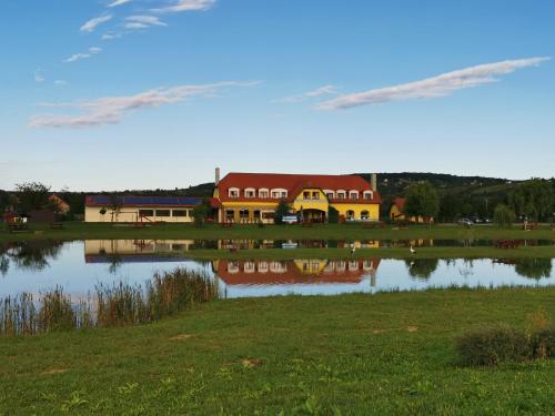 Alpesi Fogadó és Horgászturisztikai Központ