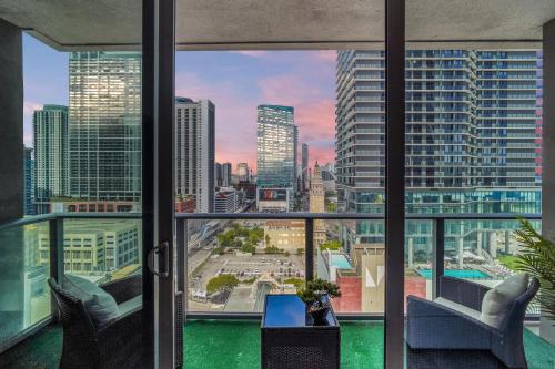 Azure Miami - Studio Apartment with Stunning City & Bay Views! photo 17