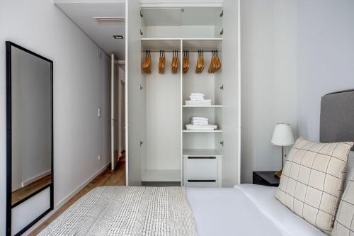 Bedroom in a Modern Apartment in Chiado in a Shared House