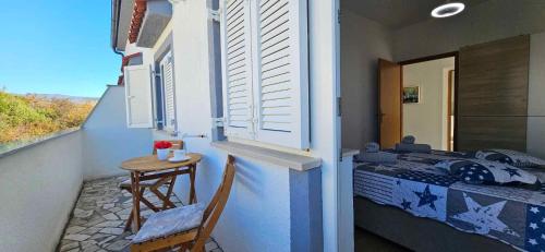 Apartments near Beach in Silo-Insel Krk 55357