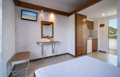 Фотография из галереи Linaraki Studios & Apartments SIKIA HALKIDIKI в городе Сикия