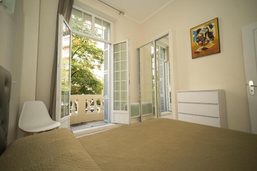 Stylish 1-bedroom minutes from Beach&Promenade