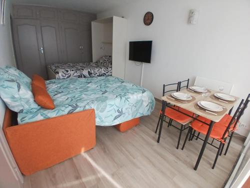 Studio cozy, terrasse, parking, tout à 2 pas d'ici