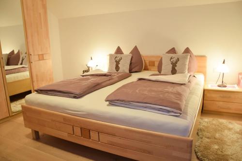 Postel nebo postele na pokoji v ubytování Sonnenchalet 2 im Salzburger Lungau