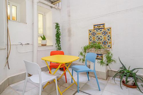 Bonito y muy fresco apartamento con patio privado