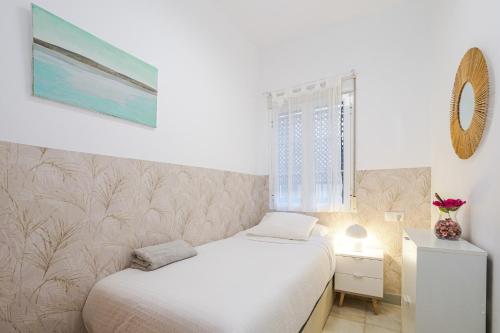 Bonito y muy fresco apartamento con patio privado