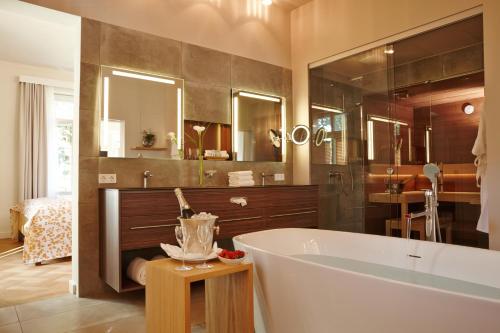 Koupelna v ubytování Hotel Bad Schachen