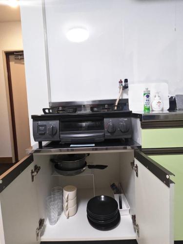 Kyobashi Station Walking Distance ,Direct Access to USJ, Kansai Airport, Kyoto, Nara ,Maximum 4 Guests