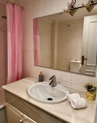 Cozy and inexpensive apartments nearly sea,tennis,bars and other