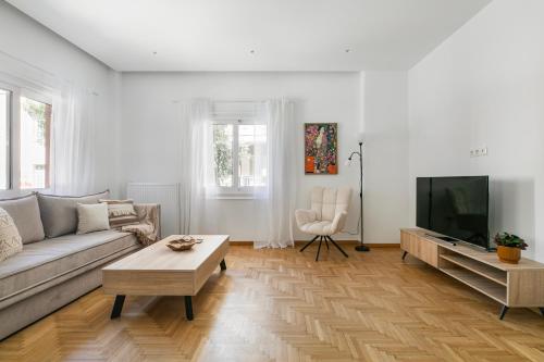 Anatoli - Athenian 2-BR Apartment in Athens