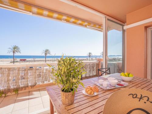 Apartamento de 3 Dormitorios Vista al Mar - HISP-288-54