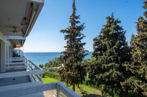 Gerakini Seaside Corner