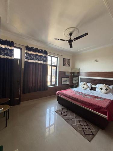 Gallery image of The Paradise Inn in Katra