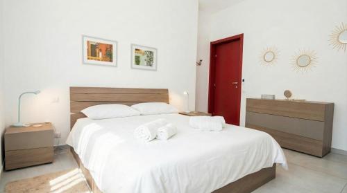 Foto Il Cortiletto - Cozy Apt Brand New Equipped Private Garden - BBQ 5