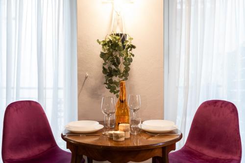 Historic Center Boho Apt - 5min Colosseum, 300m to Metro, A-C