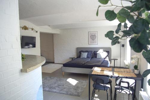 City Suite - Urban & stylish with Garage
