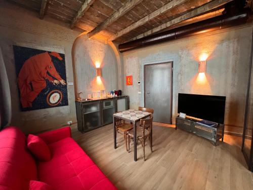 Emmeloft I Orange Moon - Vibrant Modern Luxury Loft Milan