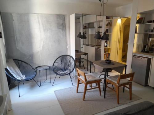 Artist design studio apartman