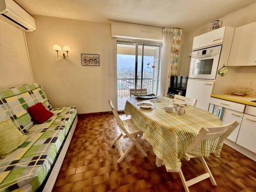 CR100-028 Appartement PORT vue mer-CANET PLAGE