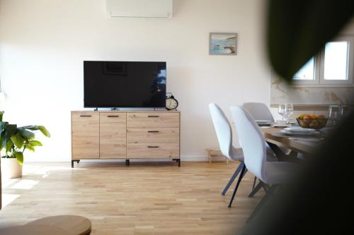 Trogir Kaštela big apartment near the beach