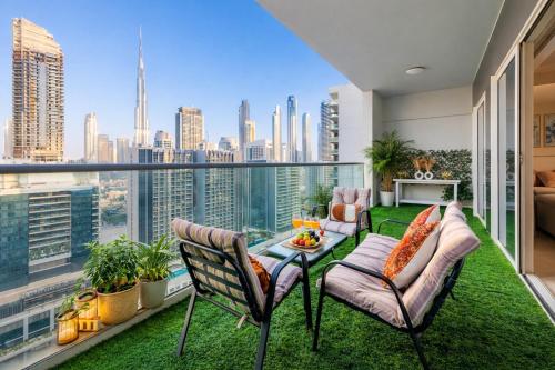 Burj Khalifa View, 15 mins walking to Dubai Mall