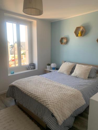 Maison complete proche circuit 24h centre ville 10 à 12 personnes 5 chambres 3 salles de bain