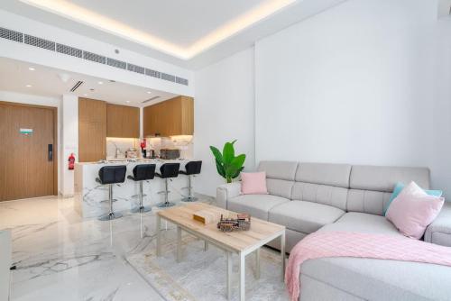 Airstay - Cozy 1BR Retreat - Azizi Riviera 59 - Monthly Offer Available!