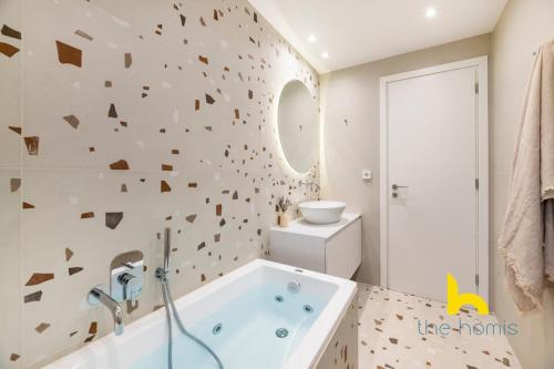 Elegant 3BR Residence - Whirlpool & Luxe Comfort