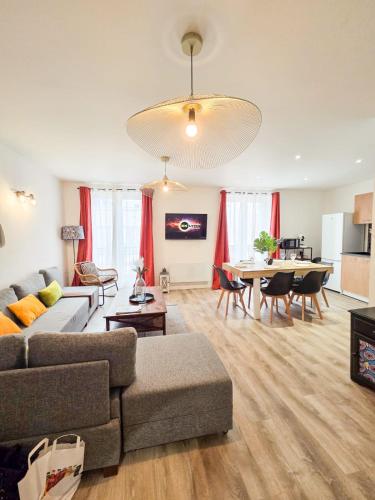 J2 duplex, central, proche gare, therme, opéra