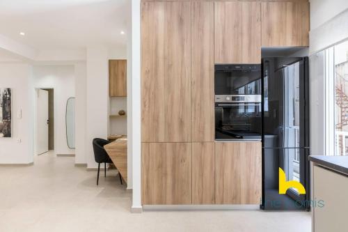 Bright and Roomy 2BR 2BA Kallithea Family Stay