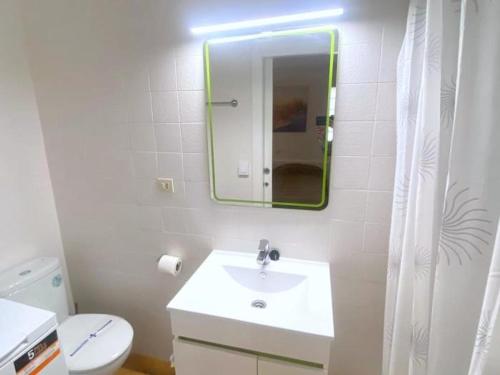 Bel appartement à Roses, 2 chambres, terrasse, parking privé